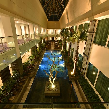 Holiday Inn Bandung Pasteur By Ihg Dış mekan fotoğraf