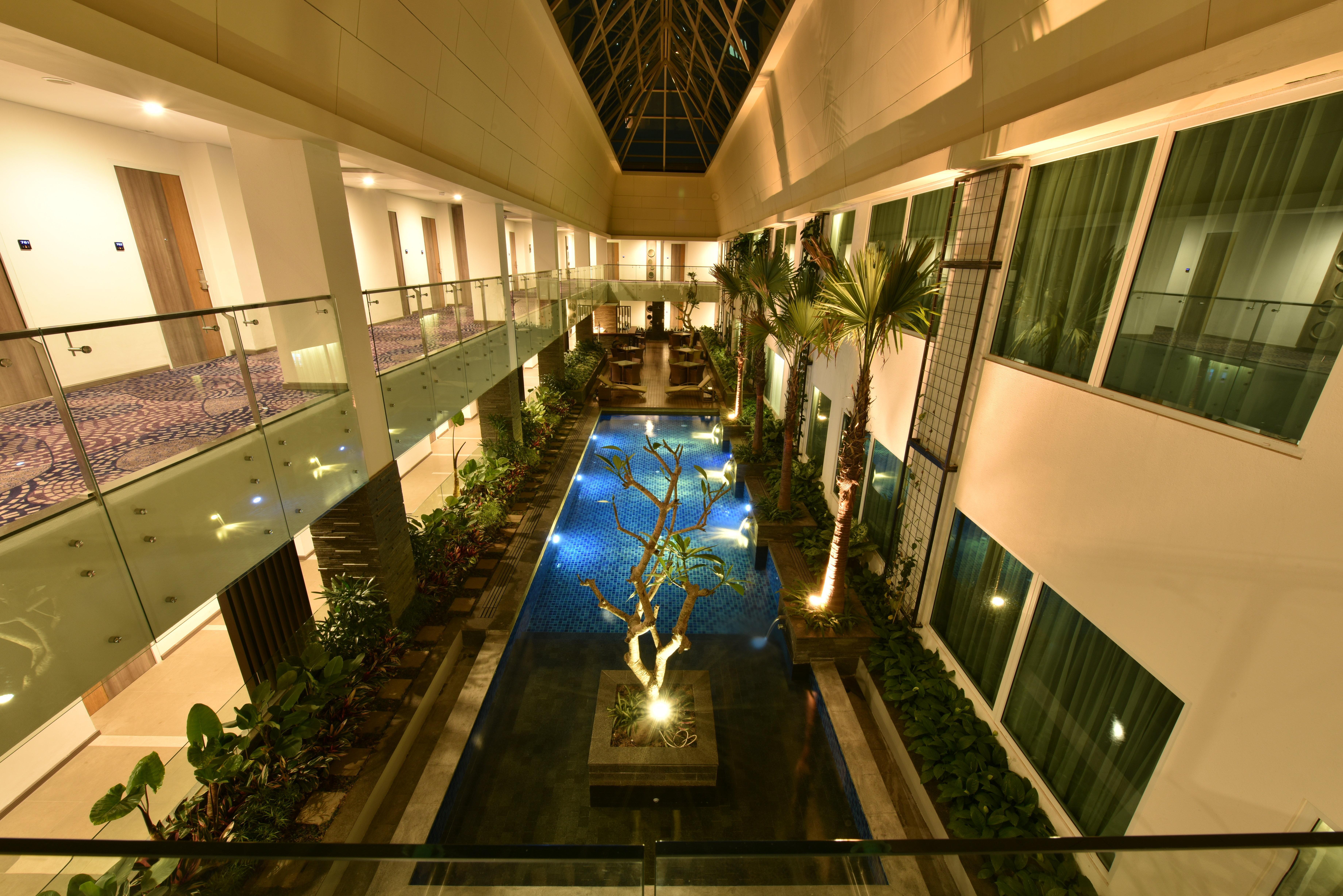 Holiday Inn Bandung Pasteur By Ihg Dış mekan fotoğraf