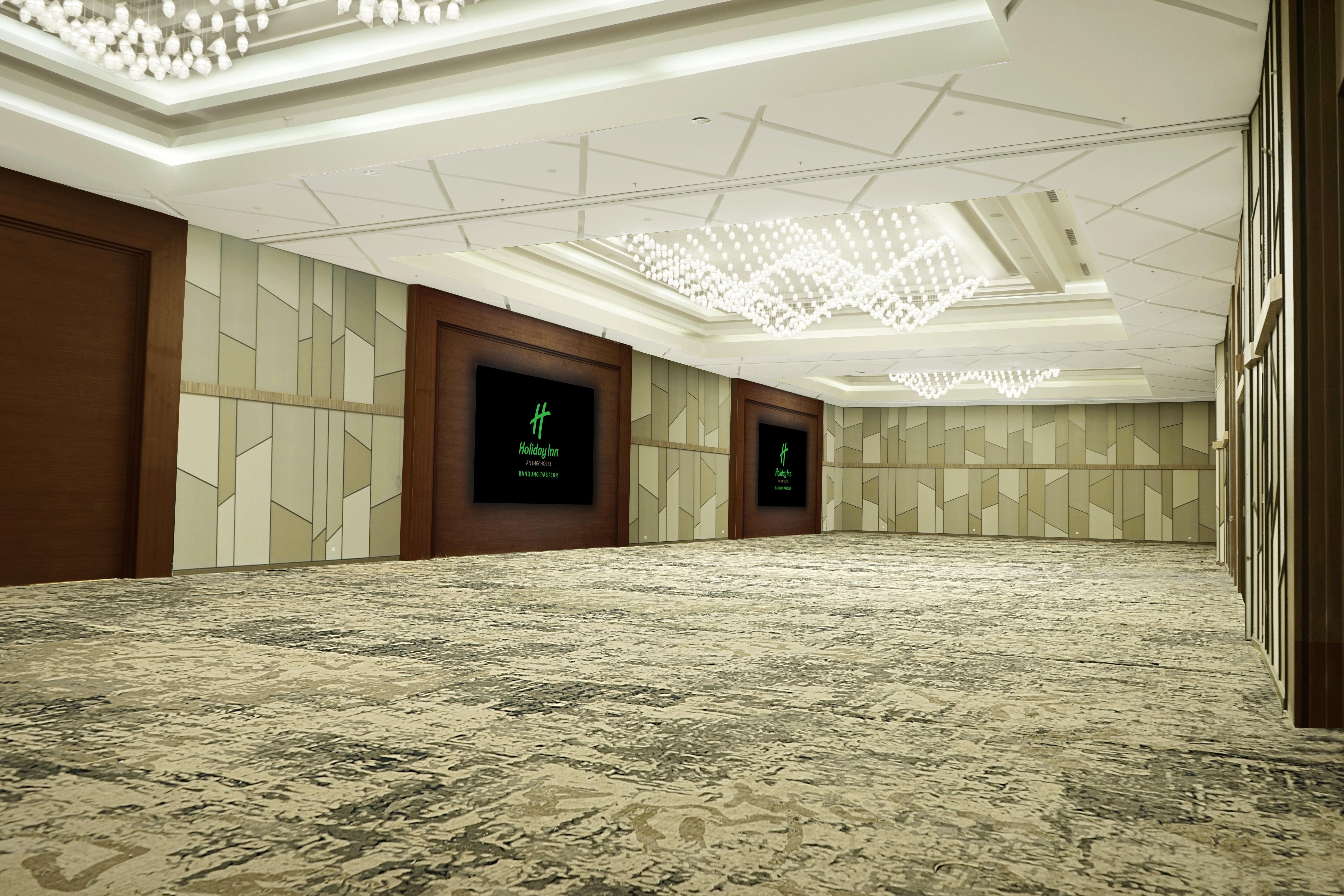 Holiday Inn Bandung Pasteur By Ihg Dış mekan fotoğraf