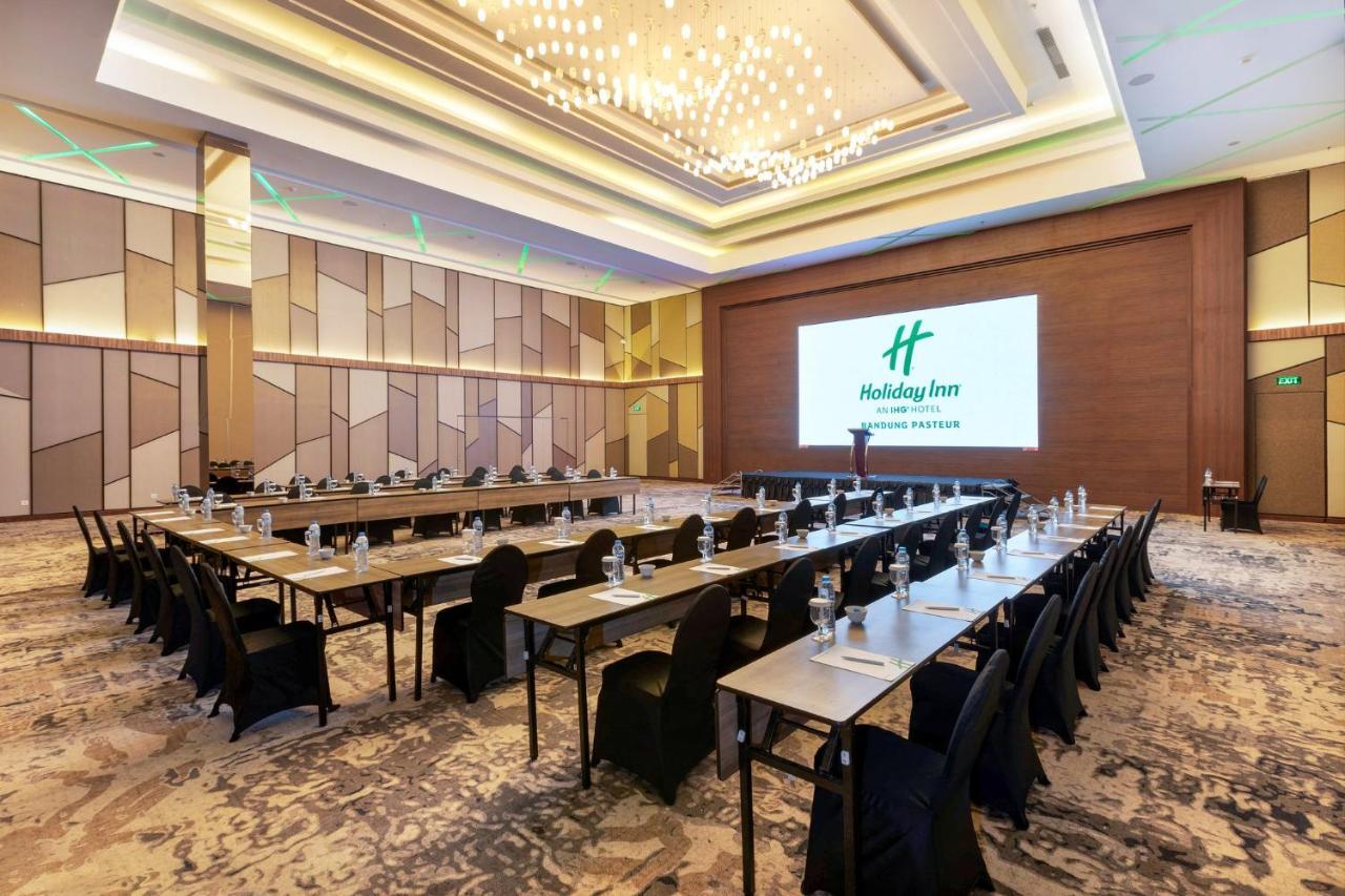 Holiday Inn Bandung Pasteur By Ihg Dış mekan fotoğraf
