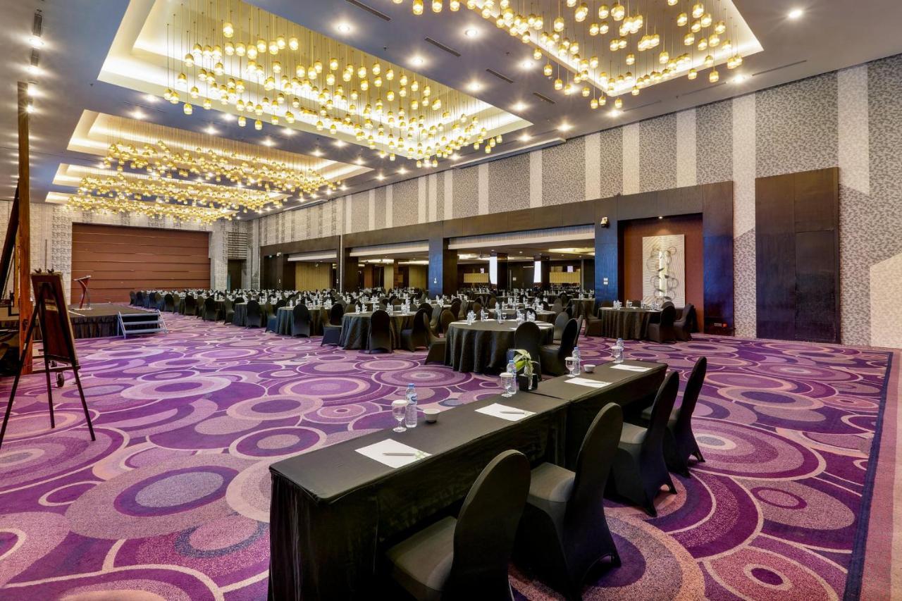 Holiday Inn Bandung Pasteur By Ihg Dış mekan fotoğraf